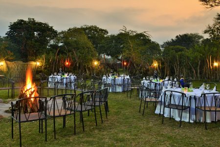 outdoor restaurant with firepit